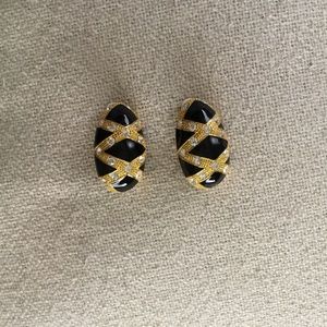 Vintage earrings, clip on.  $4.99 shipping